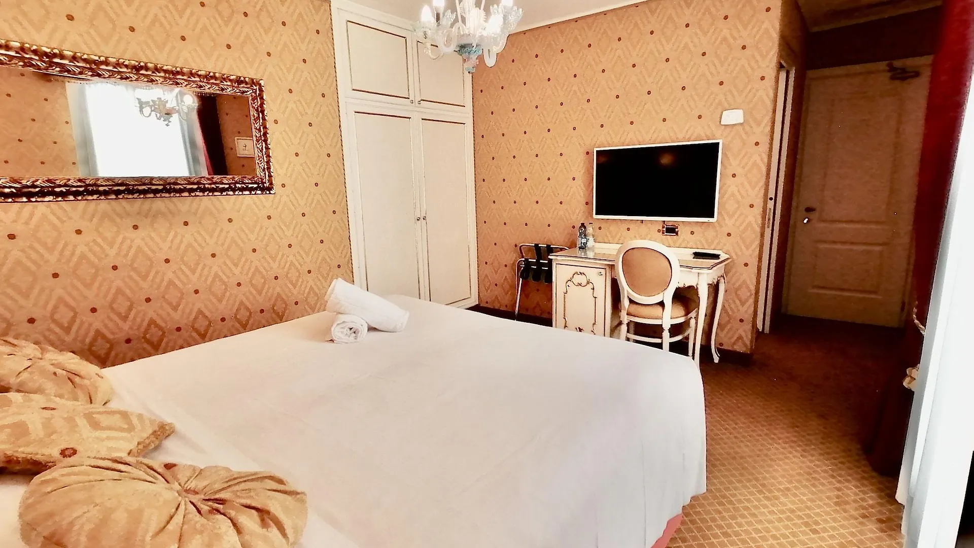 ***  Hotel Gardena Venice Italy