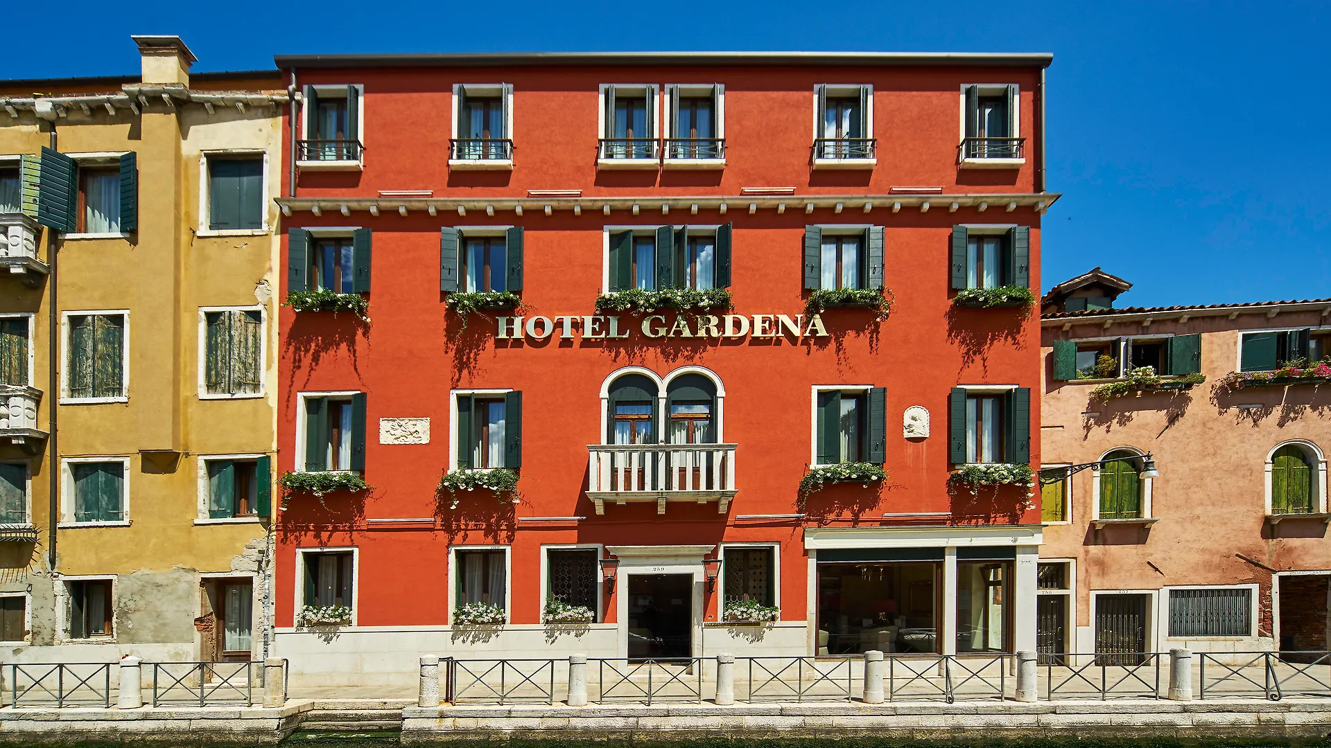 Hotel Gardena contacts